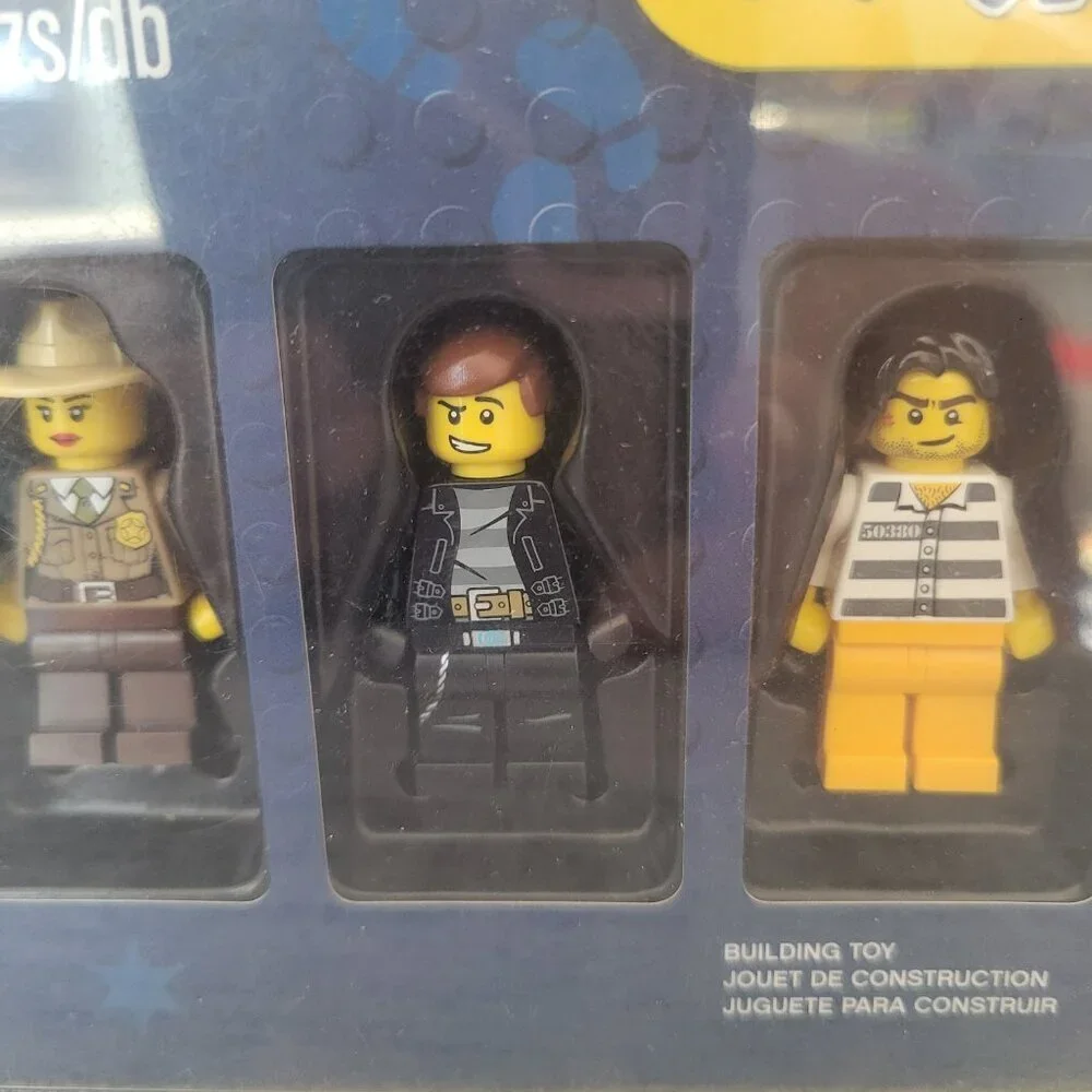 LEGO Bricktober Cops & Robbers Minifigure Collection 4-Pack